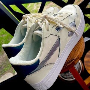 Reebok court advance bold